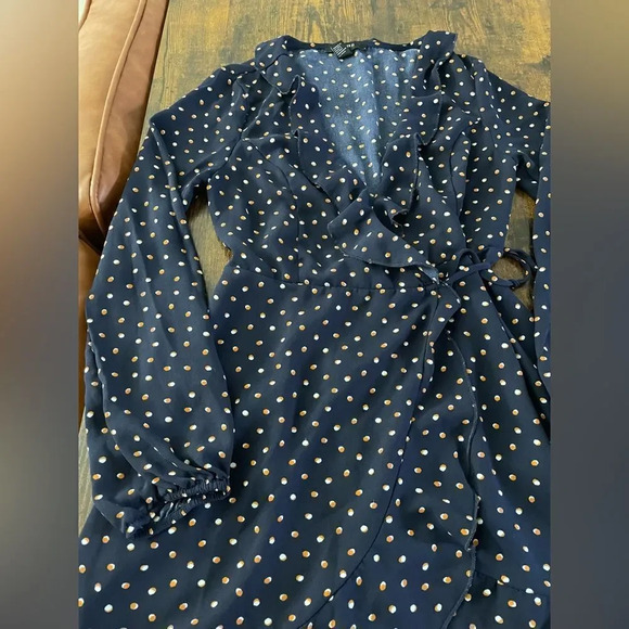 f21 blue wrap dress with orange polka dots ruffle trim - Picture 11 of 13